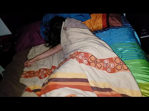 ❤️ Vicfilo kritikante sian junan duonpatrinon dum ŝi dormas. Porno vk ĉe porno eo.ph-vassena.ru ❌️
